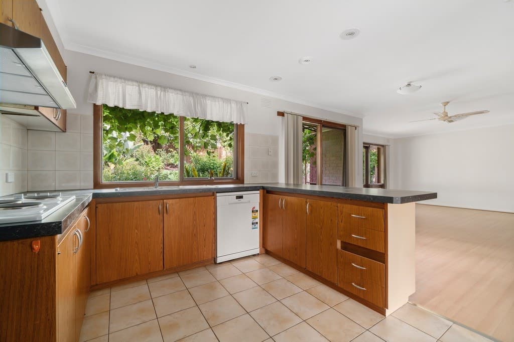10 Sabason Court, Doncaster East, VIC 3109, Doncaster East - Thumbnail 2