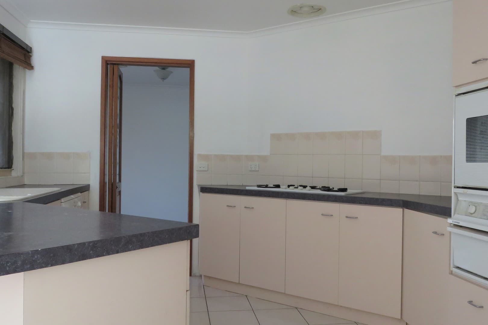11 Jason Close, Berwick, VIC 3806, Berwick - Thumbnail 4