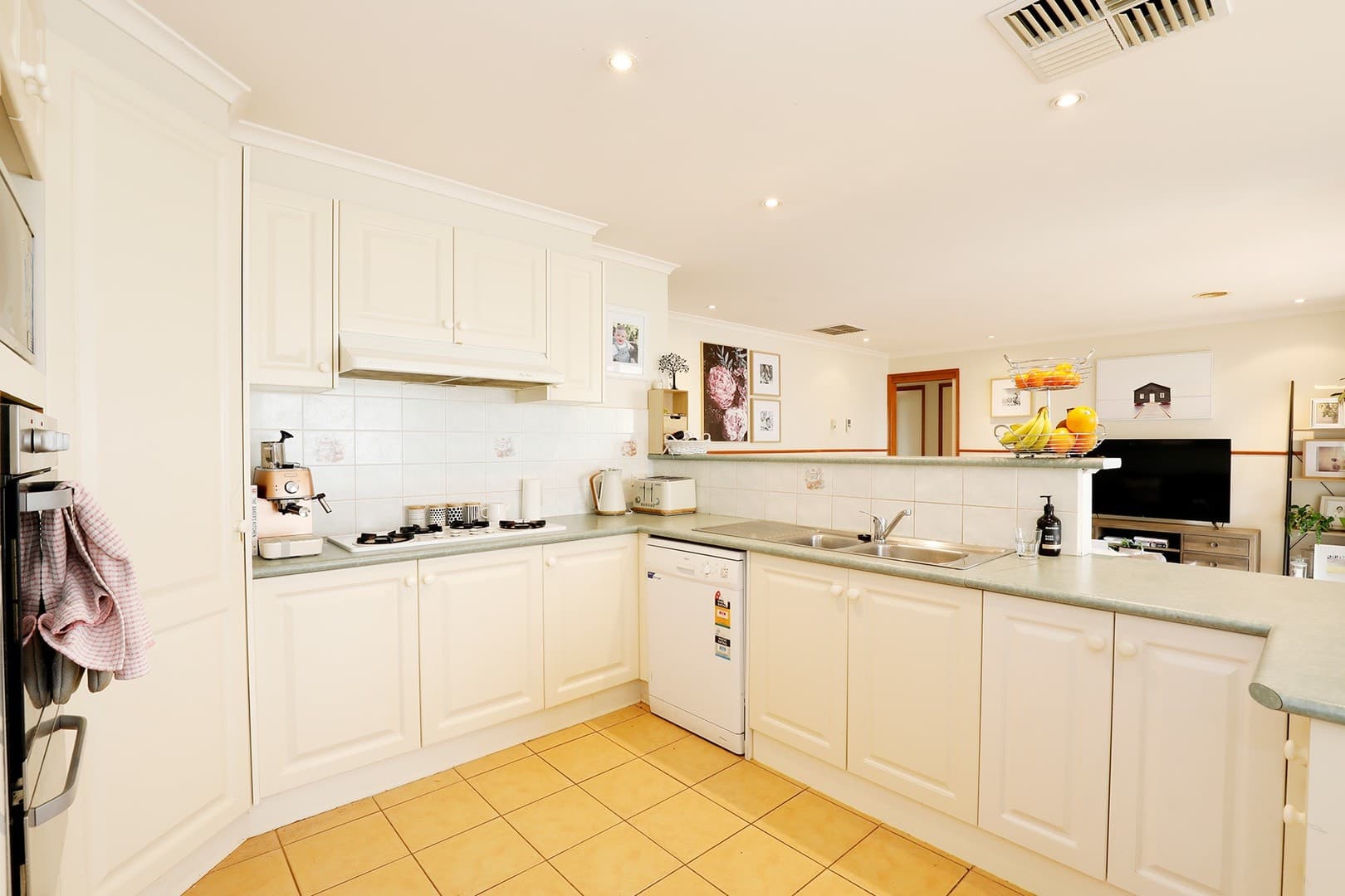 108 Avebury Drive, Berwick, VIC 3806, Berwick - Thumbnail 7