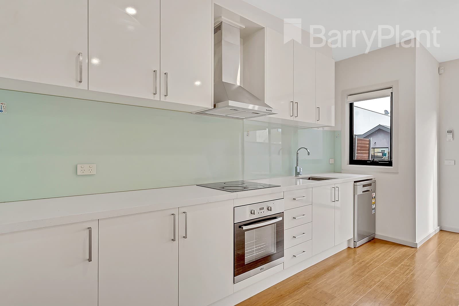 23 Huntington Drive, Craigieburn, VIC 3064, Craigieburn - Thumbnail 4