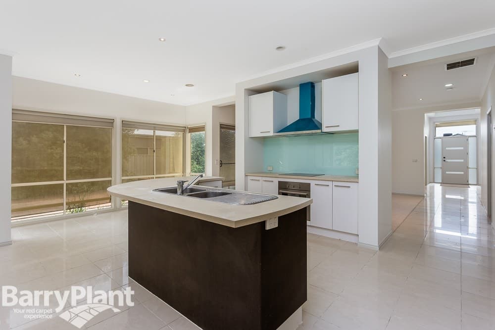 3 Messina Crescent, Point Cook, VIC 3030, Point Cook - Thumbnail 4