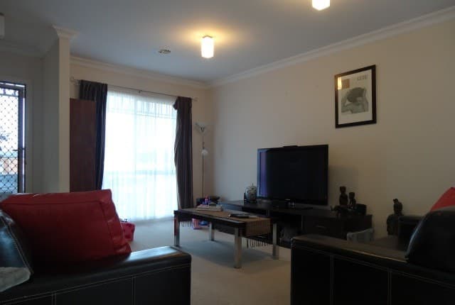 2 Fingleton Crescent, Sunbury, VIC 3429, Sunbury - Thumbnail 2