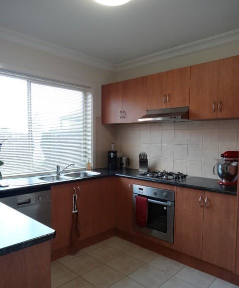 2 Fingleton Crescent, Sunbury, VIC 3429, Sunbury - Thumbnail 3