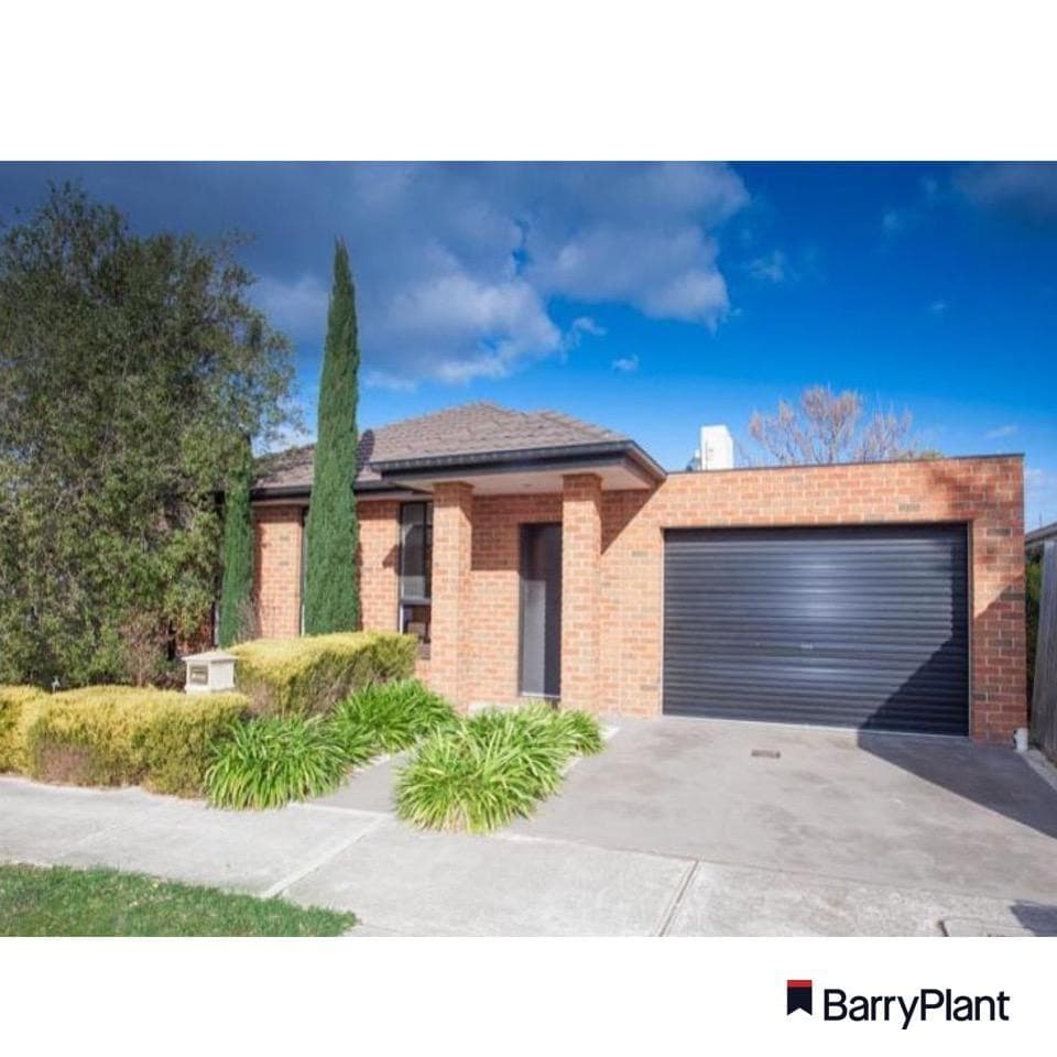 2/20 Turnburry Dve, Sunbury, VIC 3429, Sunbury - Thumbnail 2