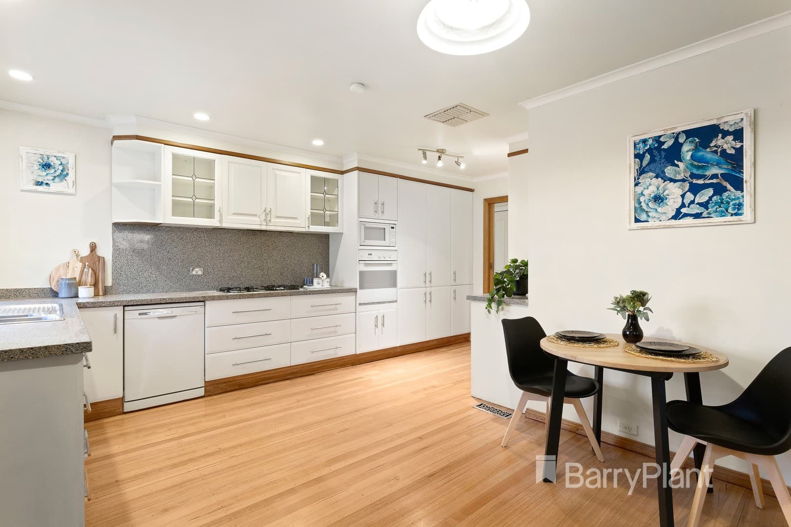 11 Thomas Street, Doncaster East, VIC 3109, Doncaster East - Thumbnail 2