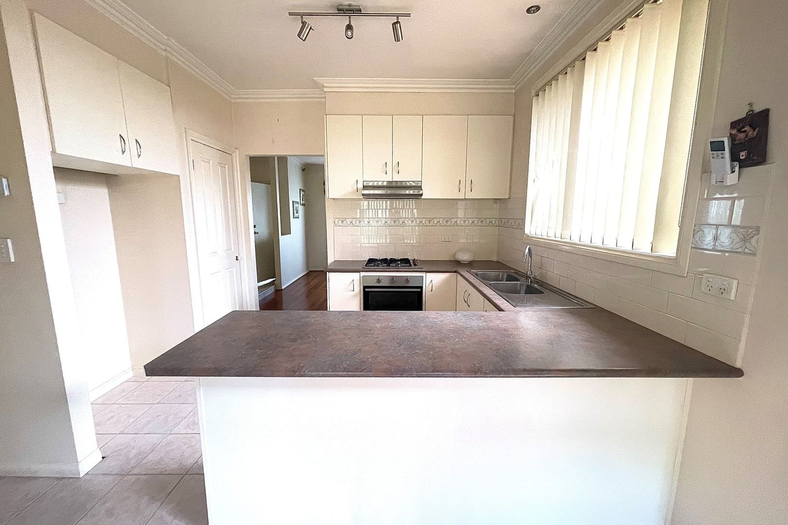 8 Favaro Place, Hillside, VIC 3037, Hillside - Thumbnail 2