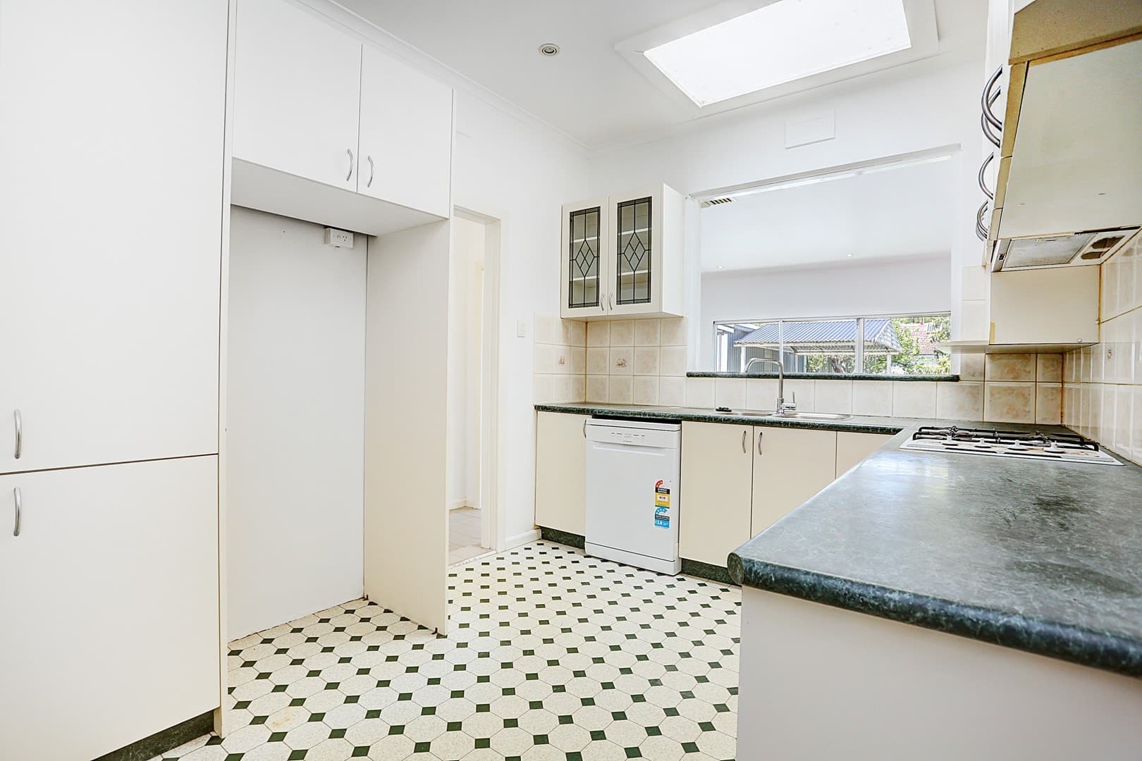 9 Crana Court, Chadstone, VIC 3148, Chadstone - Thumbnail 4