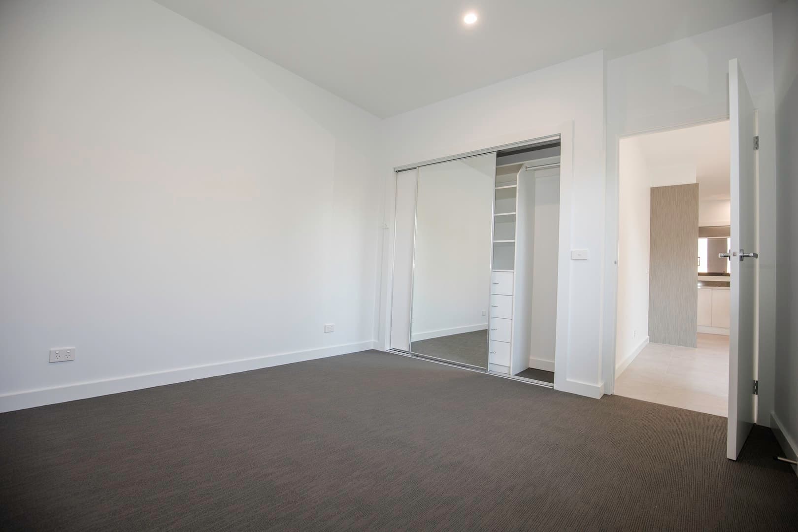 4/7 Drina Street, Strathmore, VIC 3041, Strathmore - Thumbnail 3