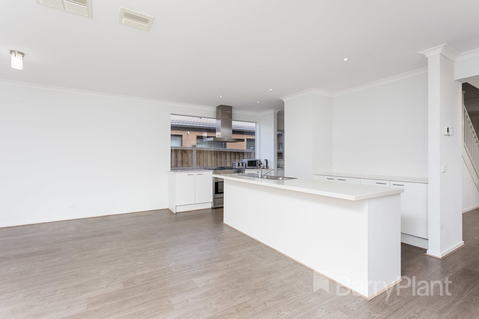 12 Jansar Street, Point Cook, VIC 3030, Point Cook - Thumbnail 3