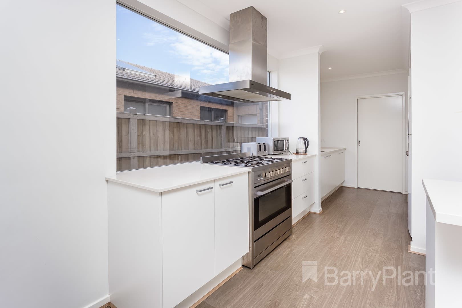 12 Jansar Street, Point Cook, VIC 3030, Point Cook - Thumbnail 4