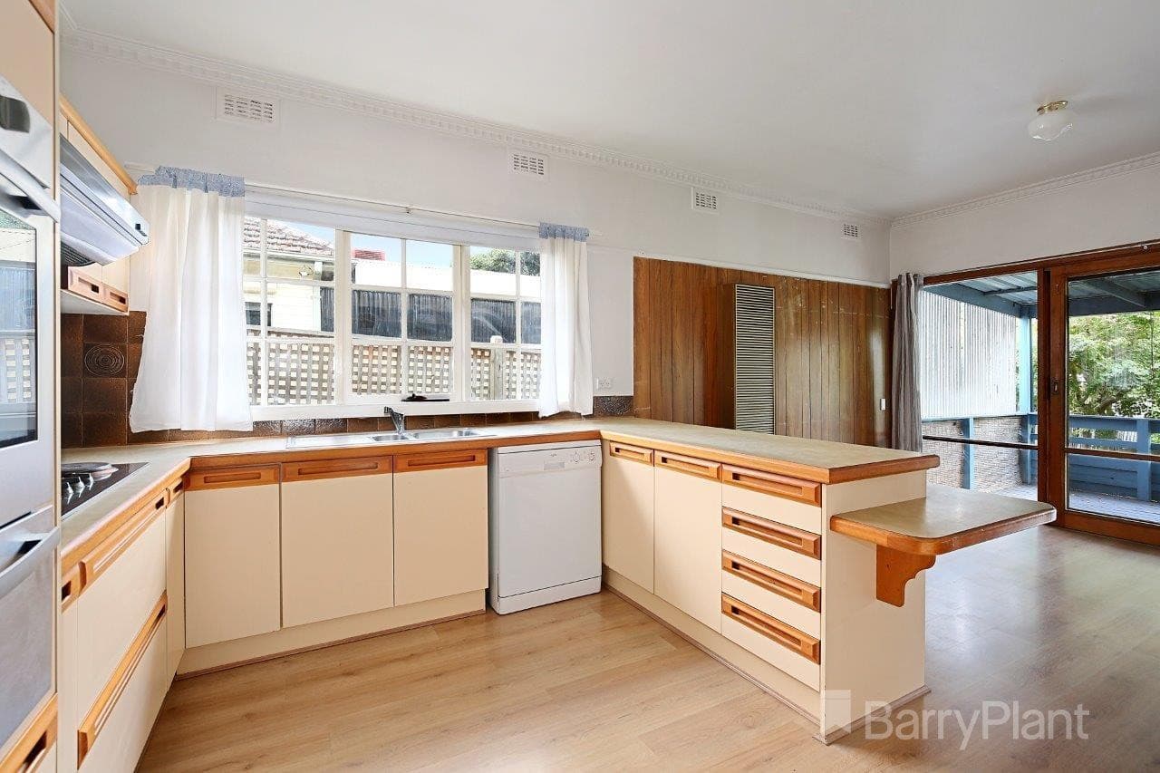 2 Glencairn Avenue, Ringwood, VIC 3134, Ringwood - Thumbnail 2