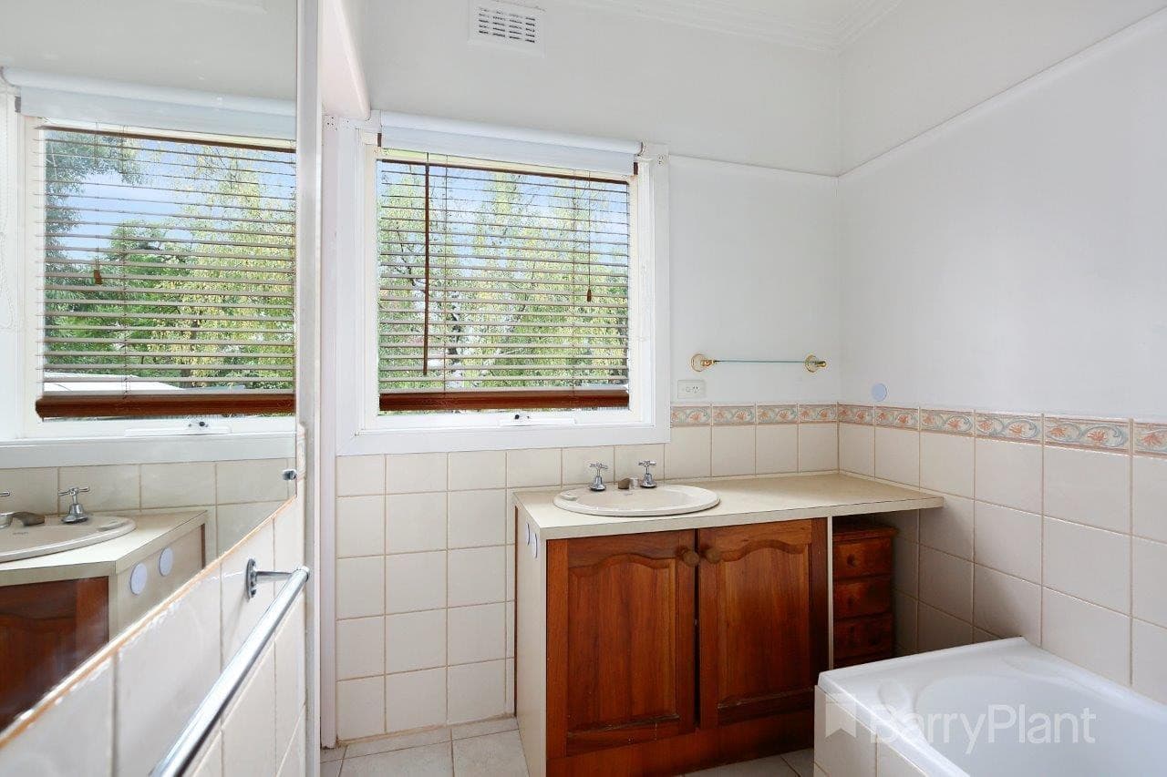 2 Glencairn Avenue, Ringwood, VIC 3134, Ringwood - Thumbnail 4