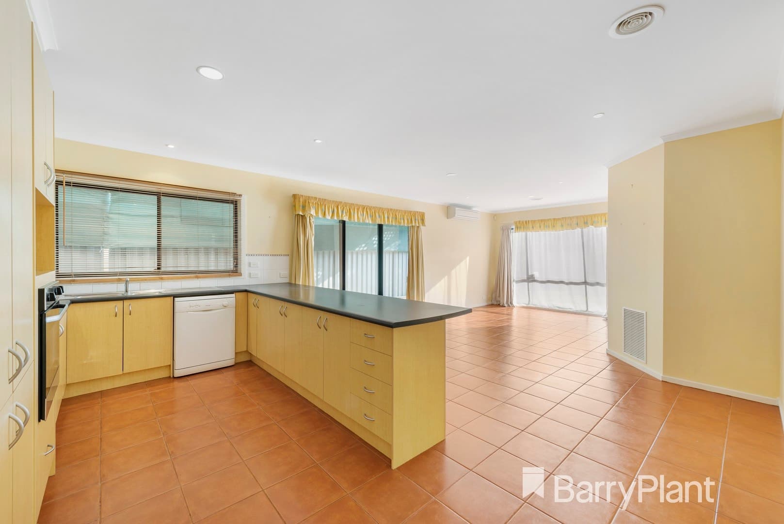 20 Frawley Court, Tarneit, VIC 3029, Tarneit - Thumbnail 2
