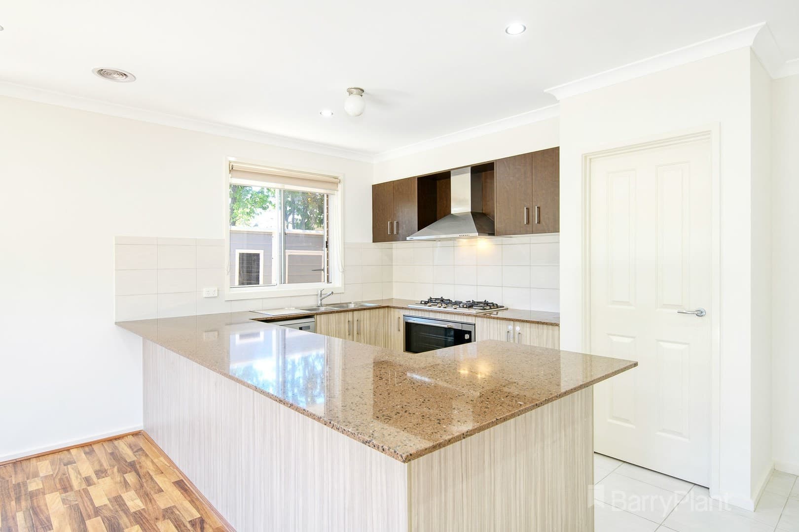 27 Dellinea Street, Cranbourne North, VIC 3977, Cranbourne North - Thumbnail 3