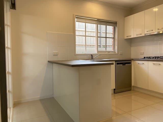2/15 Armstrong StreetGreensborough, VIC 3088  - Leased, Greensborough - Thumbnail 4