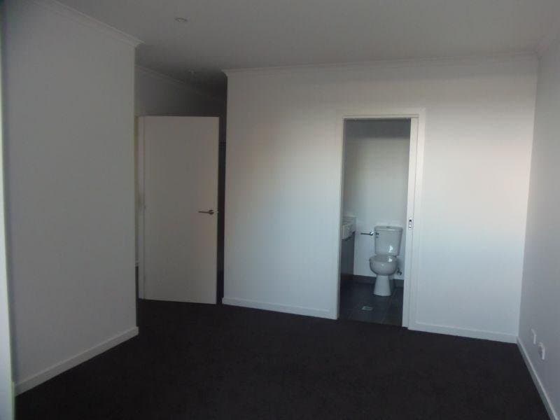 6/76 The EsplanadeCaroline Springs, VIC 3023  - Leased, Caroline Springs - Thumbnail 8