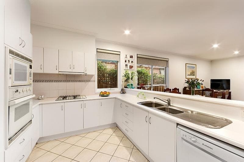 16 Omeo Court, Blackburn South, VIC 3130, Blackburn South - Thumbnail 2