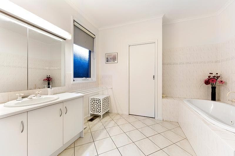 16 Omeo Court, Blackburn South, VIC 3130, Blackburn South - Thumbnail 7