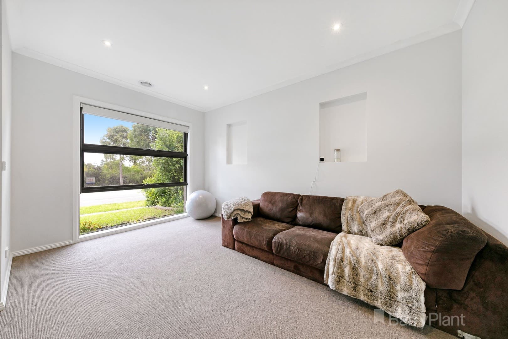 19 Frankland Street, Clyde North, VIC 3978, Clyde North - Thumbnail 3