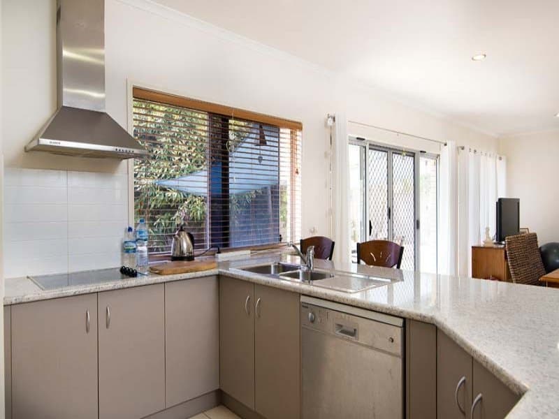 52 Rajah Road, Ocean Shores - Thumbnail 3