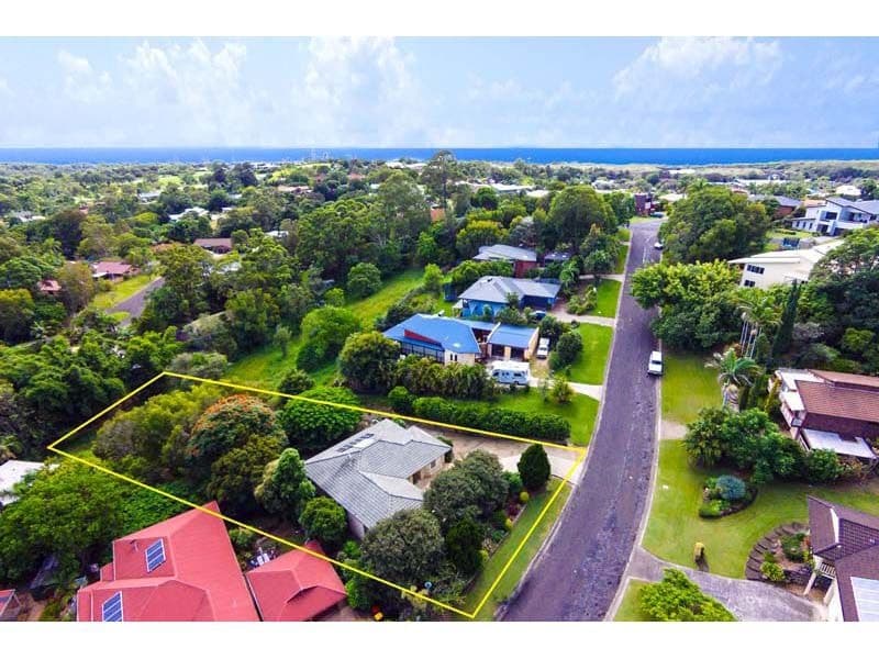 10 Coomburra Crescent, Ocean Shores NSW 2483, Ocean Shores - Image 1