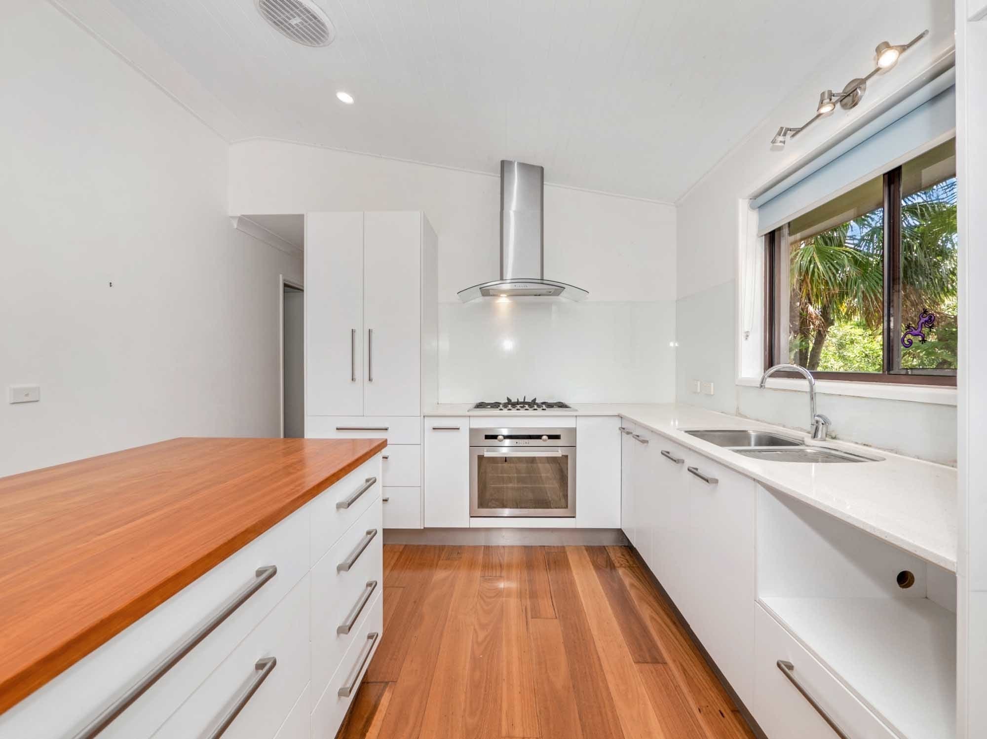 8 Gilba Ave, Ocean Shores NSW 2483, Ocean Shores - Thumbnail 2