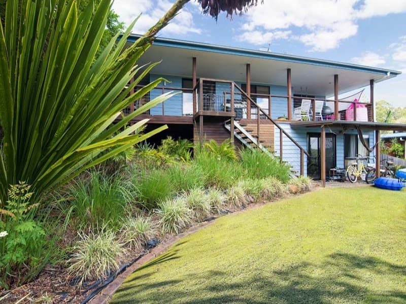4 Coomburra Crescent, Ocean Shores NSW 2483, Ocean Shores - Thumbnail 2