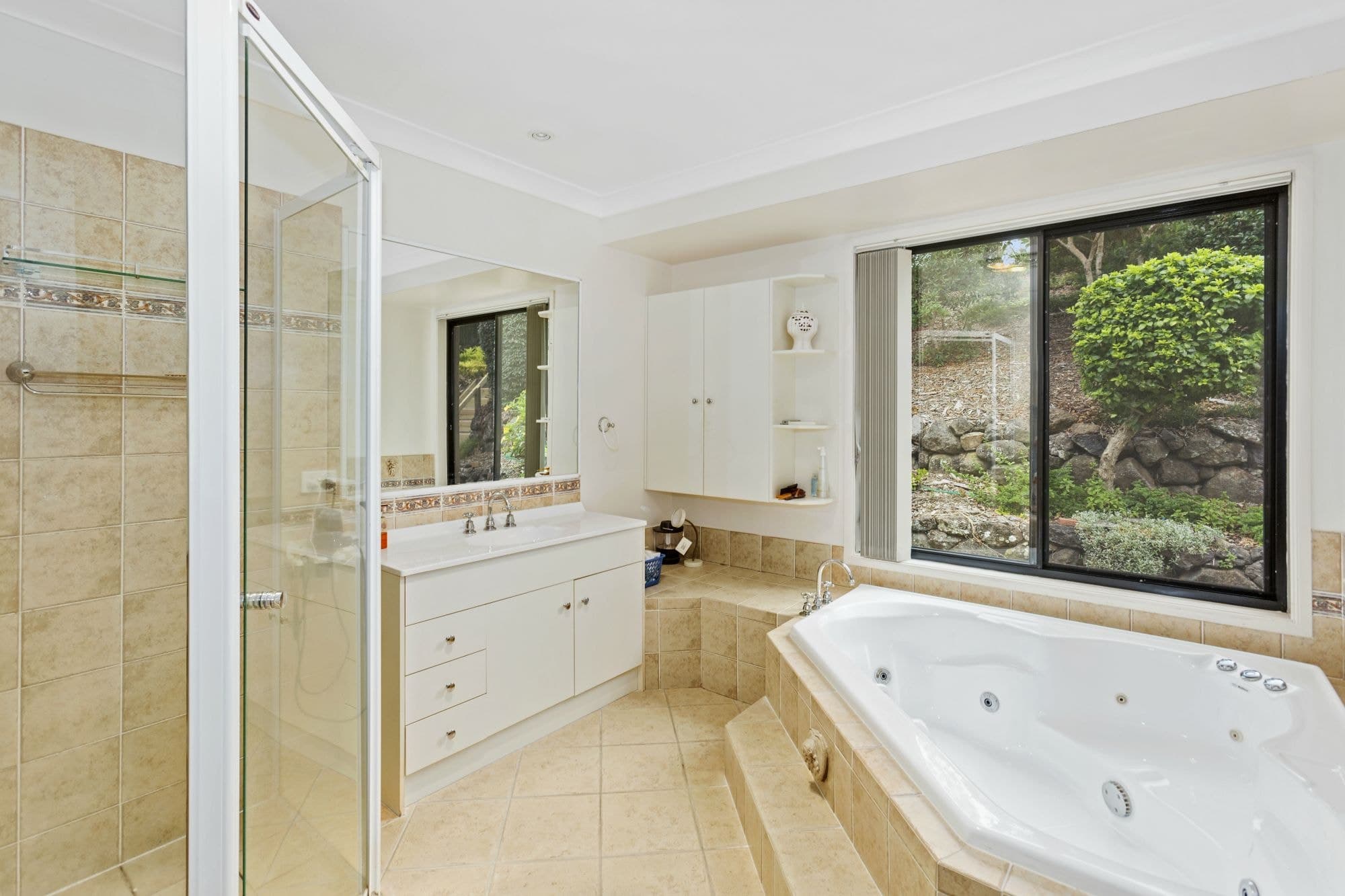 127 Orana Road, Ocean Shores NSW 2483, Ocean Shores - Thumbnail 3