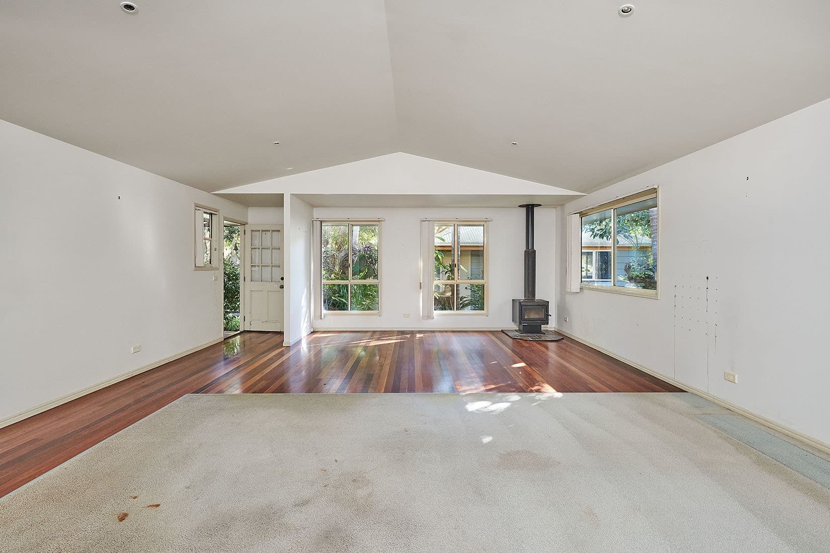 24 Wirree Dr, Ocean Shores NSW 2483, Ocean Shores - Thumbnail 2