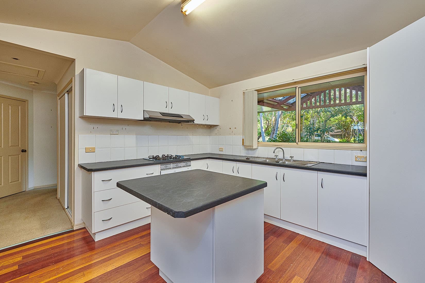 24 Wirree Dr, Ocean Shores NSW 2483, Ocean Shores - Thumbnail 3