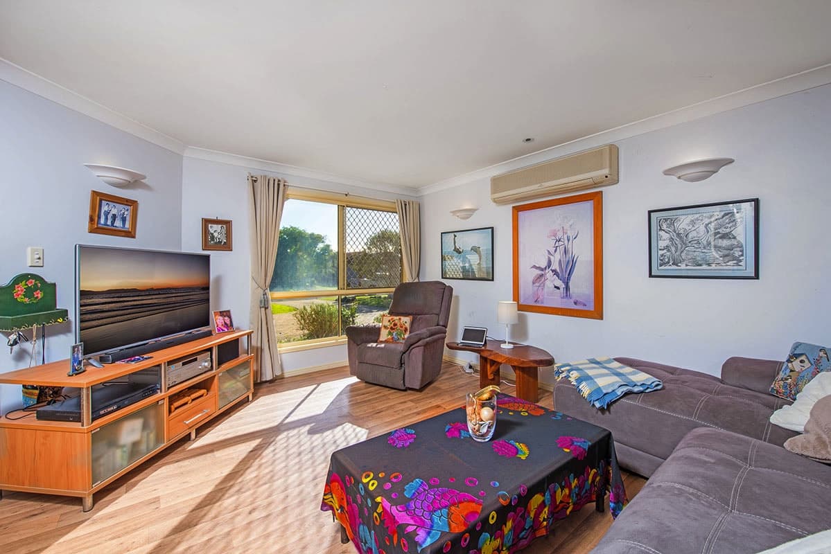 9 Eloura Court, Ocean Shores NSW 2483, Ocean Shores - Thumbnail 2
