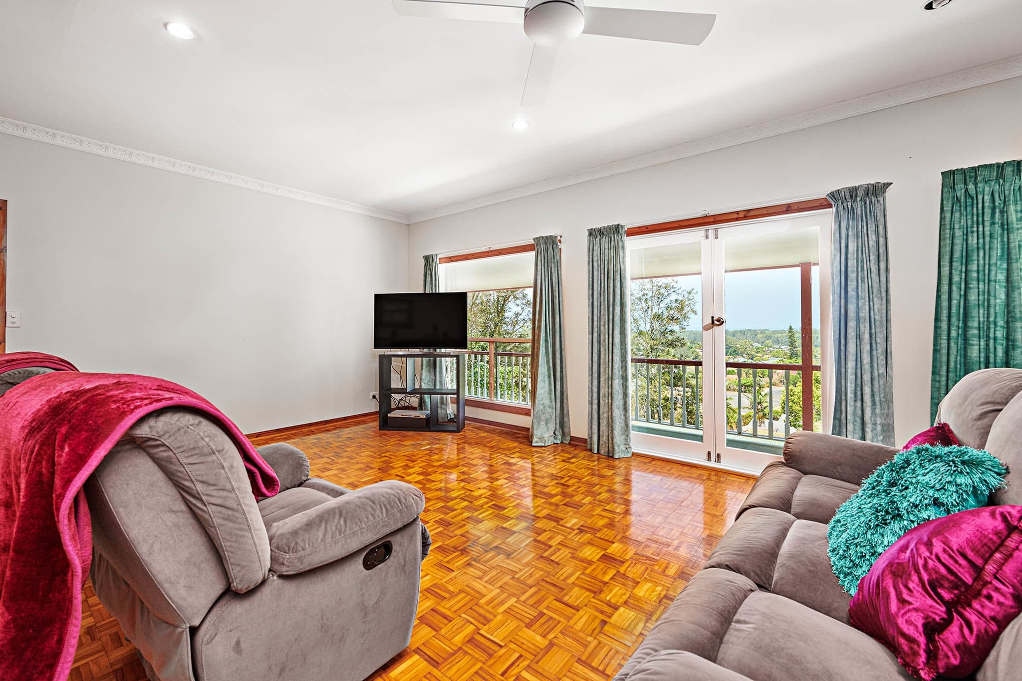 10 Banool Cct, Ocean Shores NSW 2483, Ocean Shores - Thumbnail 4