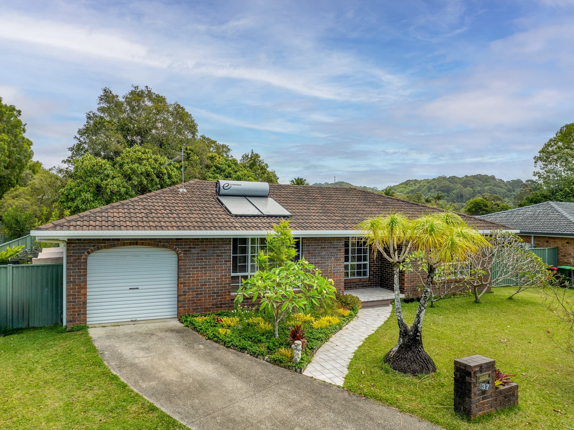 37 Bulgoon Cres, Ocean Shores NSW 2483, Ocean Shores - Image 1