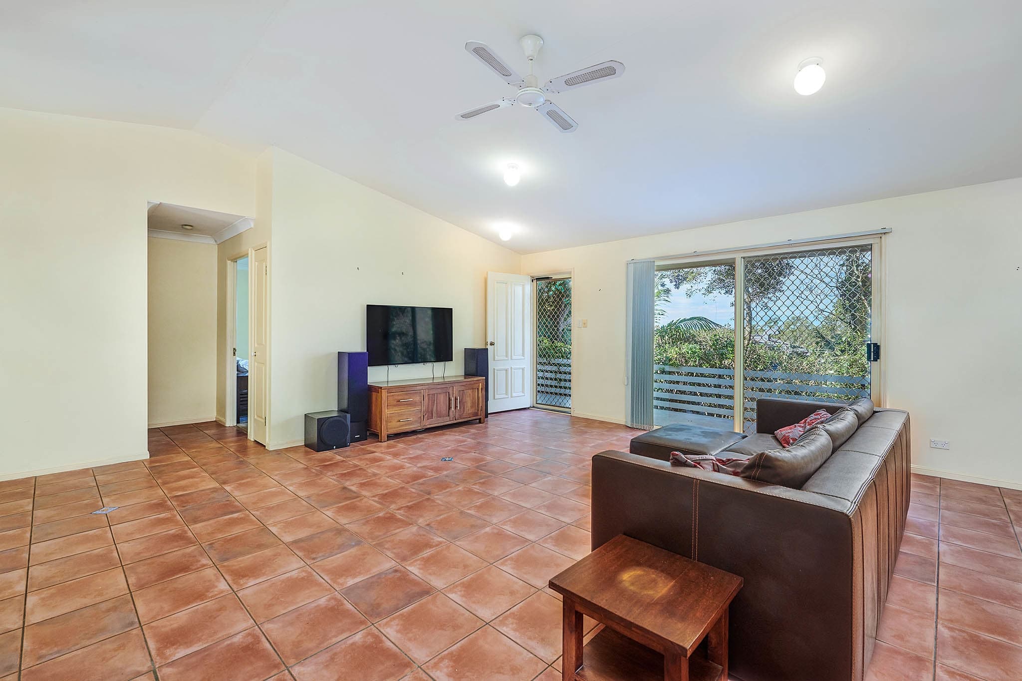37 Rajah Rd, Ocean Shores NSW 2483, Ocean Shores - Thumbnail 5