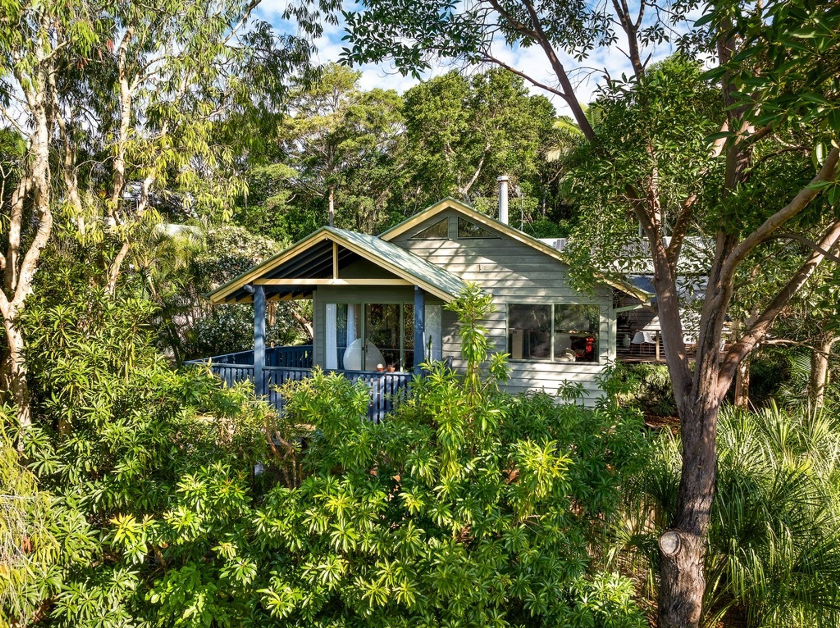 27 Beech Drive, Suffolk Park - Image 1