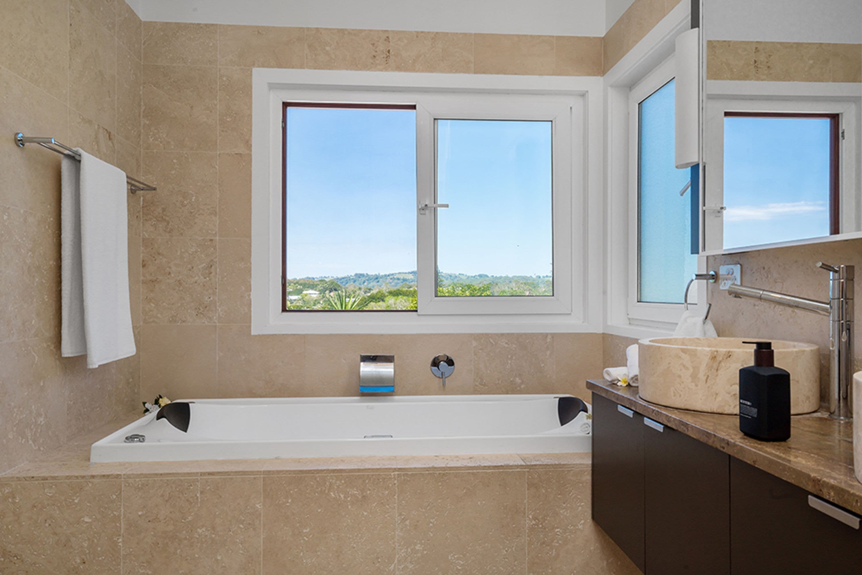 2E Pacific Vista Drive, Byron Bay - Thumbnail 5