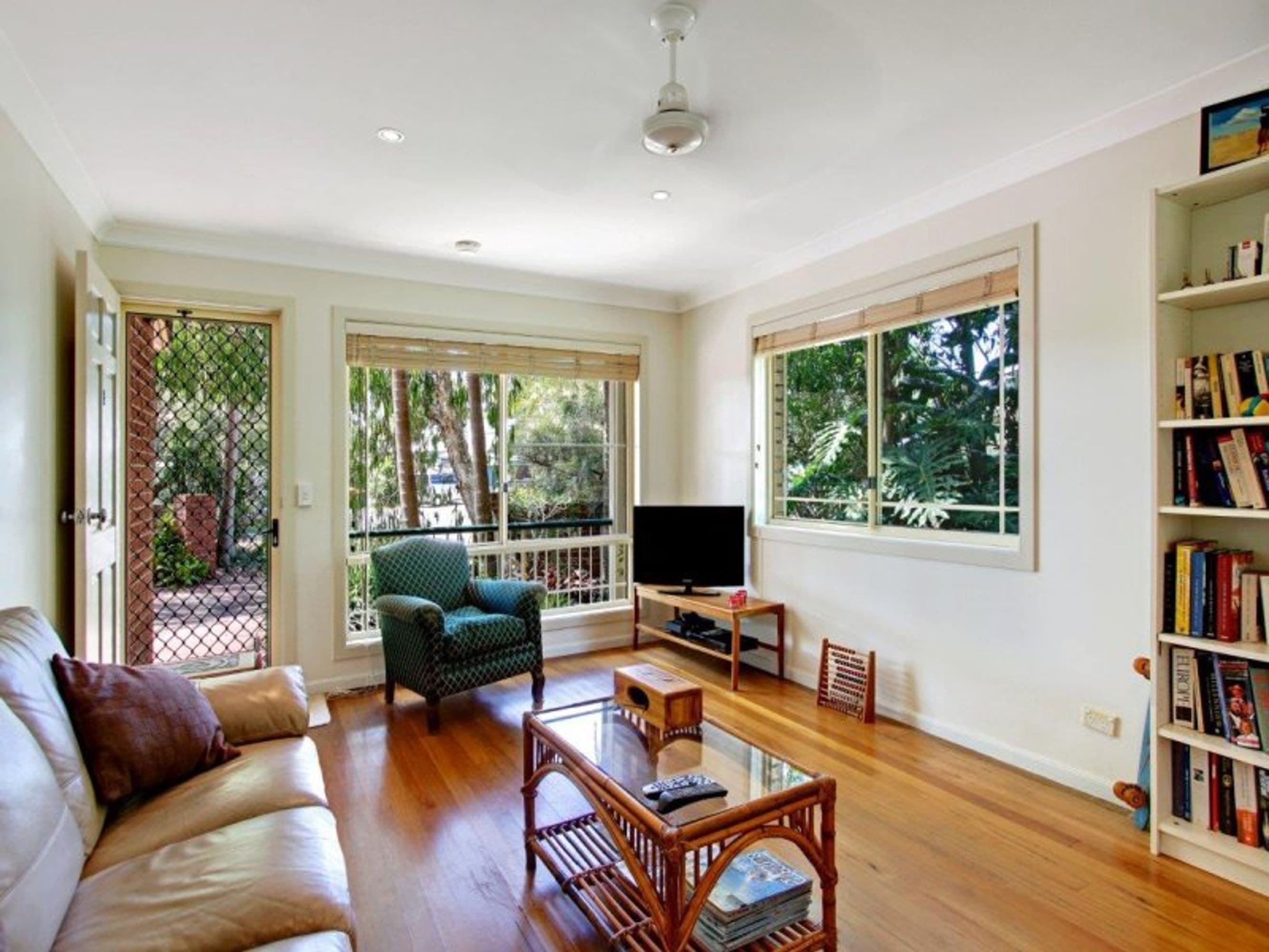 1/16 Marattia Place, Suffolk Park - Thumbnail 2