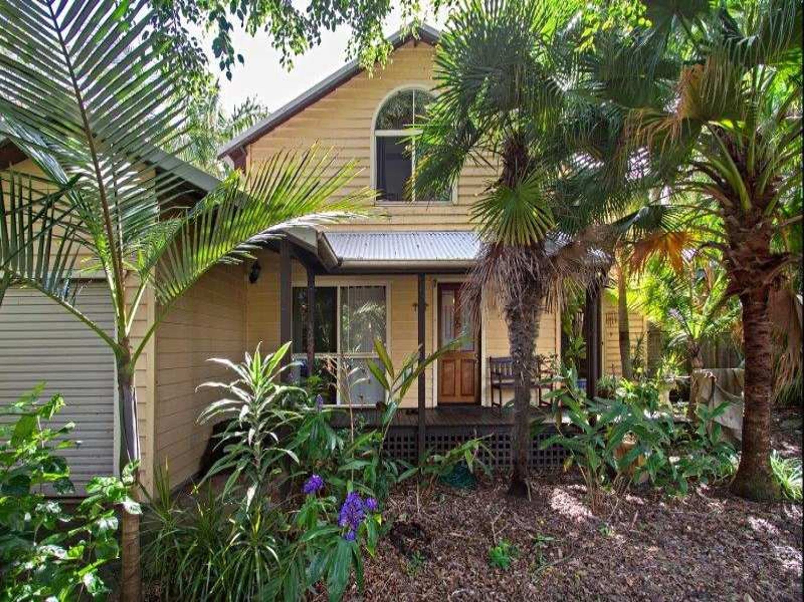 15 Pepperbush Street, Byron Bay - Image 1