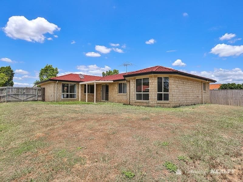 33 Candle Cres, Caboolture - Thumbnail 2