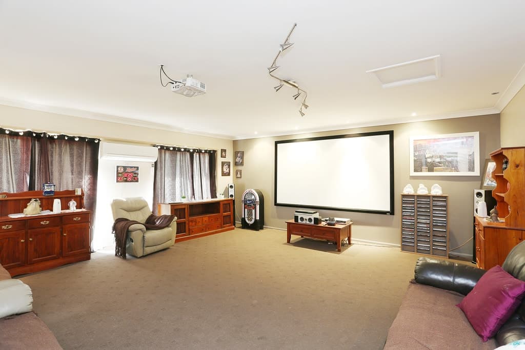 92 Coach Road West, Morayfield - Thumbnail 4