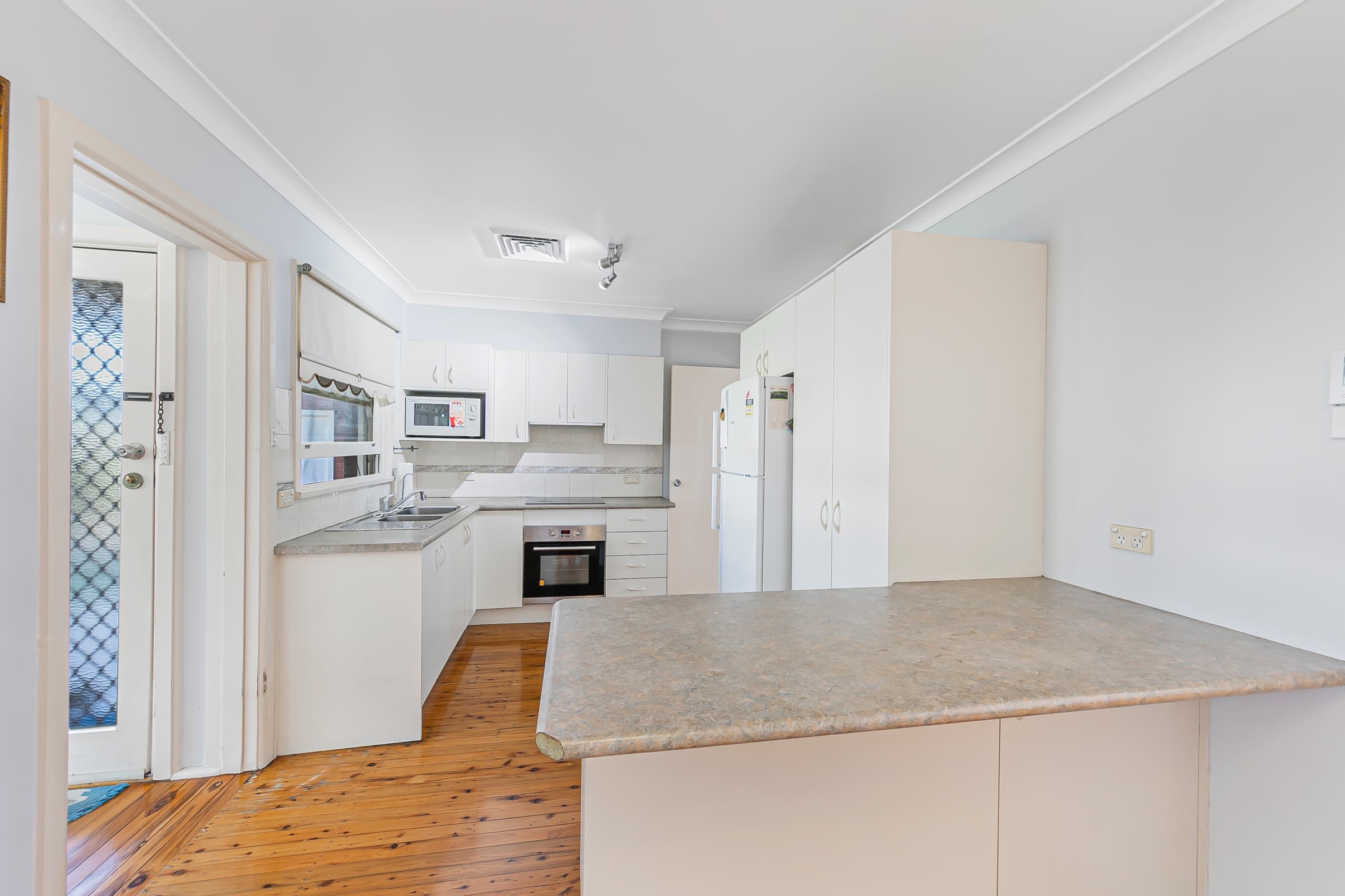 12 Wainwright Street, Guildford - Thumbnail 5
