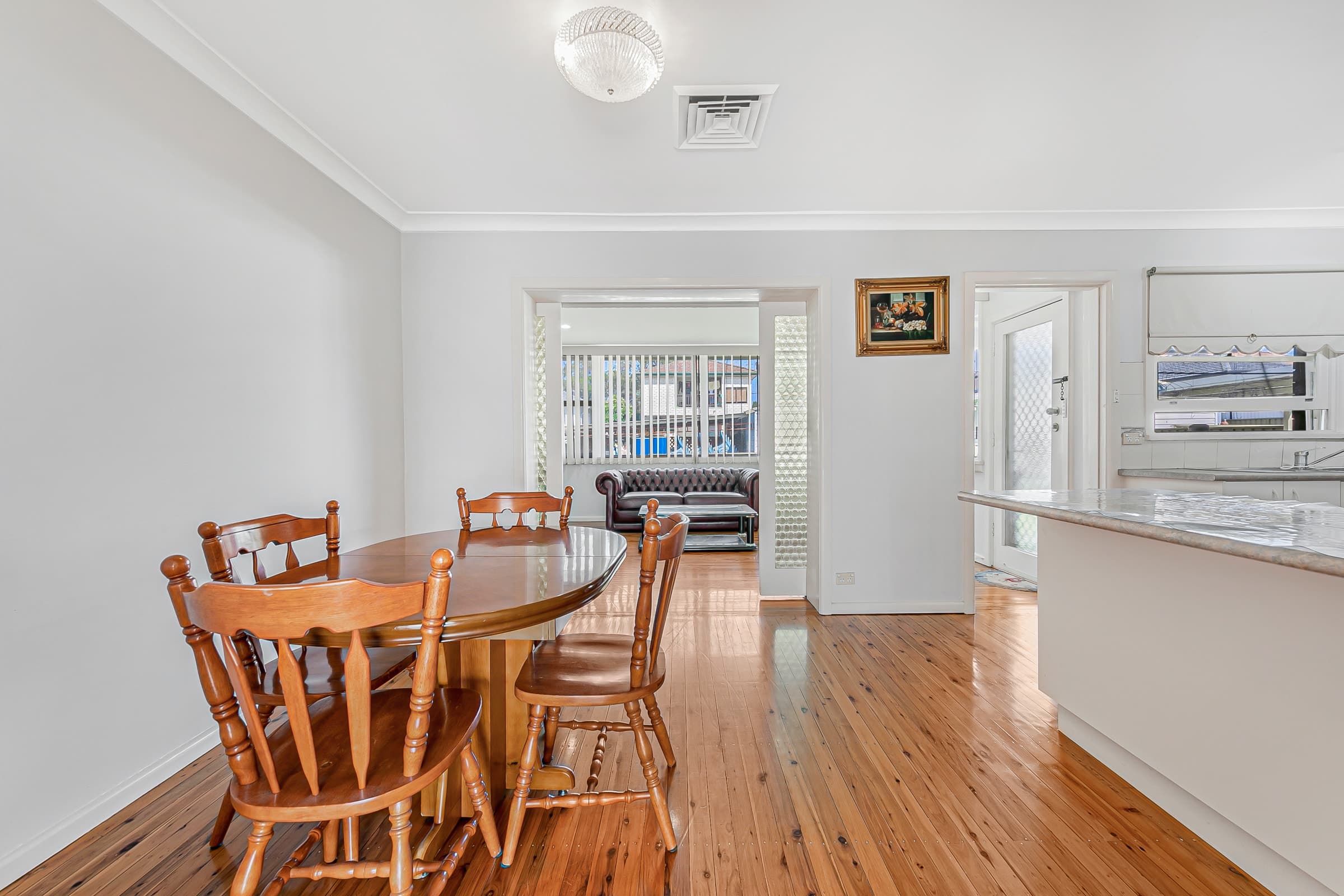 12 Wainwright Street, Guildford - Thumbnail 8