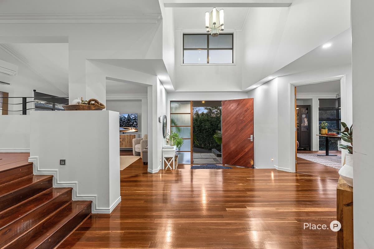 26 Saunders Place, Wynnum - Thumbnail 4