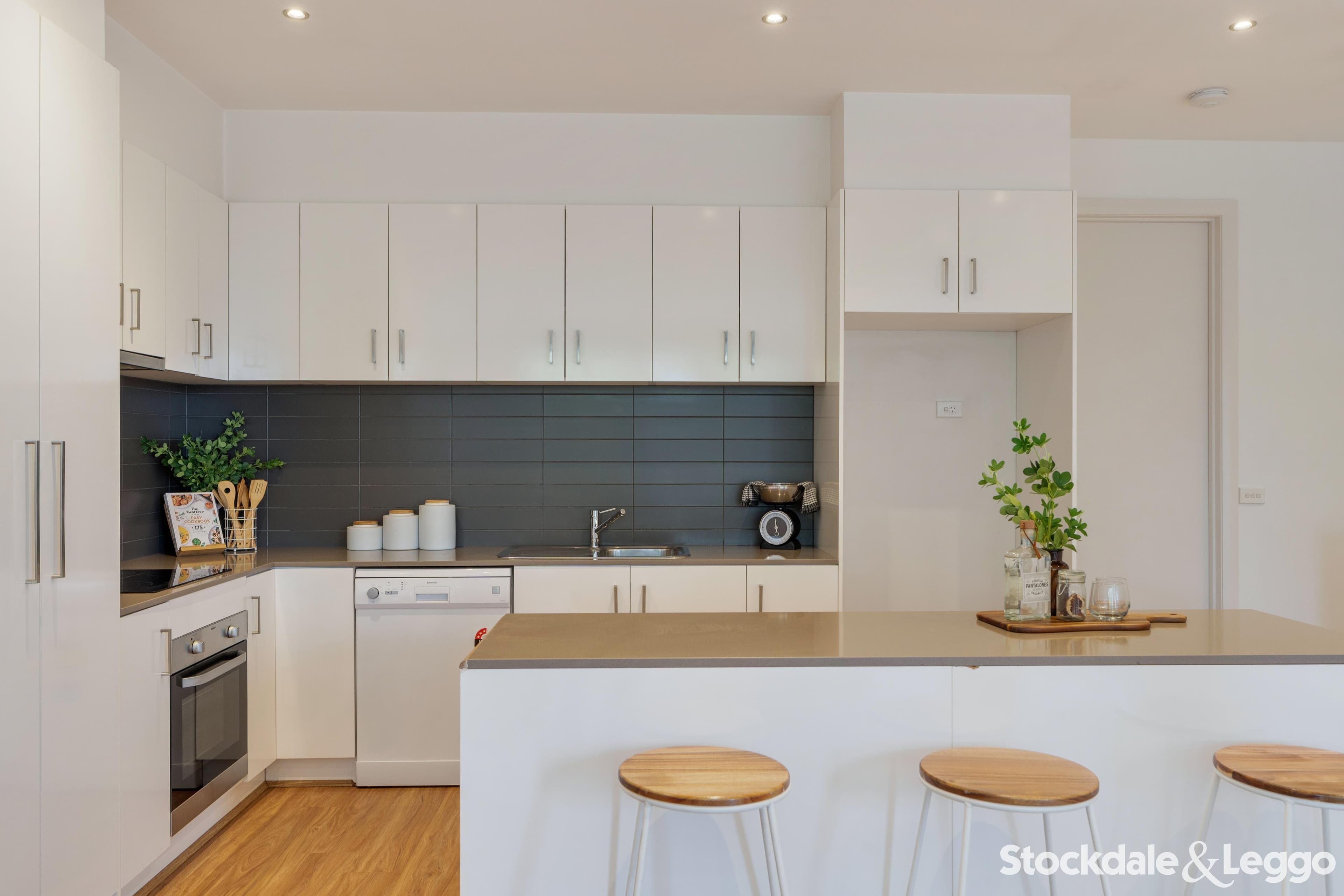 3/4 Vangelica Way, South Morang VIC, South Morang - Thumbnail 5