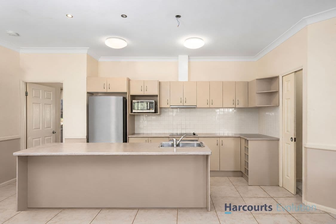 30 Holterman Crescent, REDBANK PLAINS, QLD 4301, Redbank Plains - Thumbnail 3