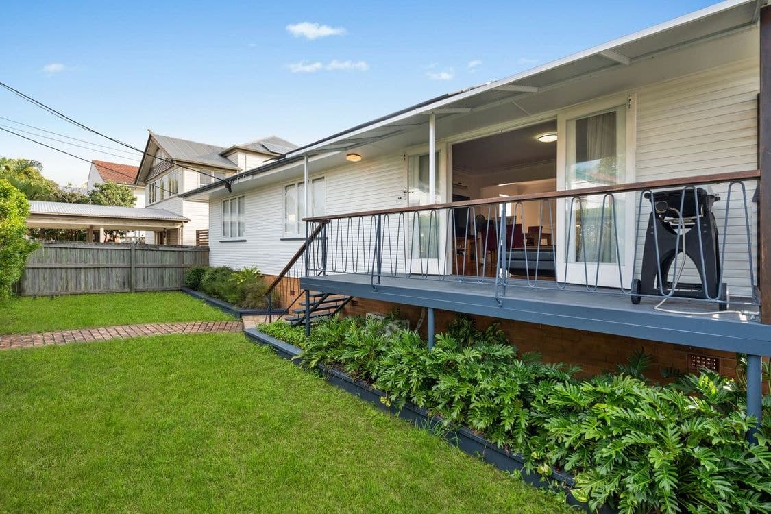 1/11 Henry Street, GREENSLOPES, QLD 4120, Greenslopes - Thumbnail 2