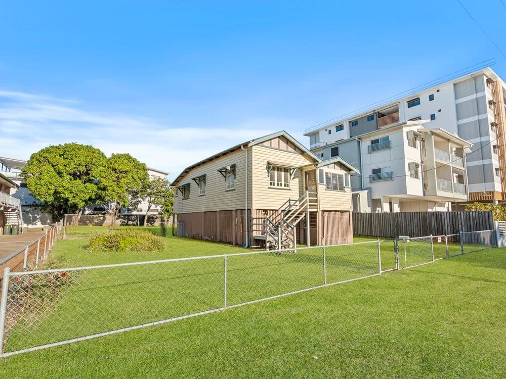 30 Emsworth Street, WYNNUM, QLD 4178, Wynnum - Thumbnail 5