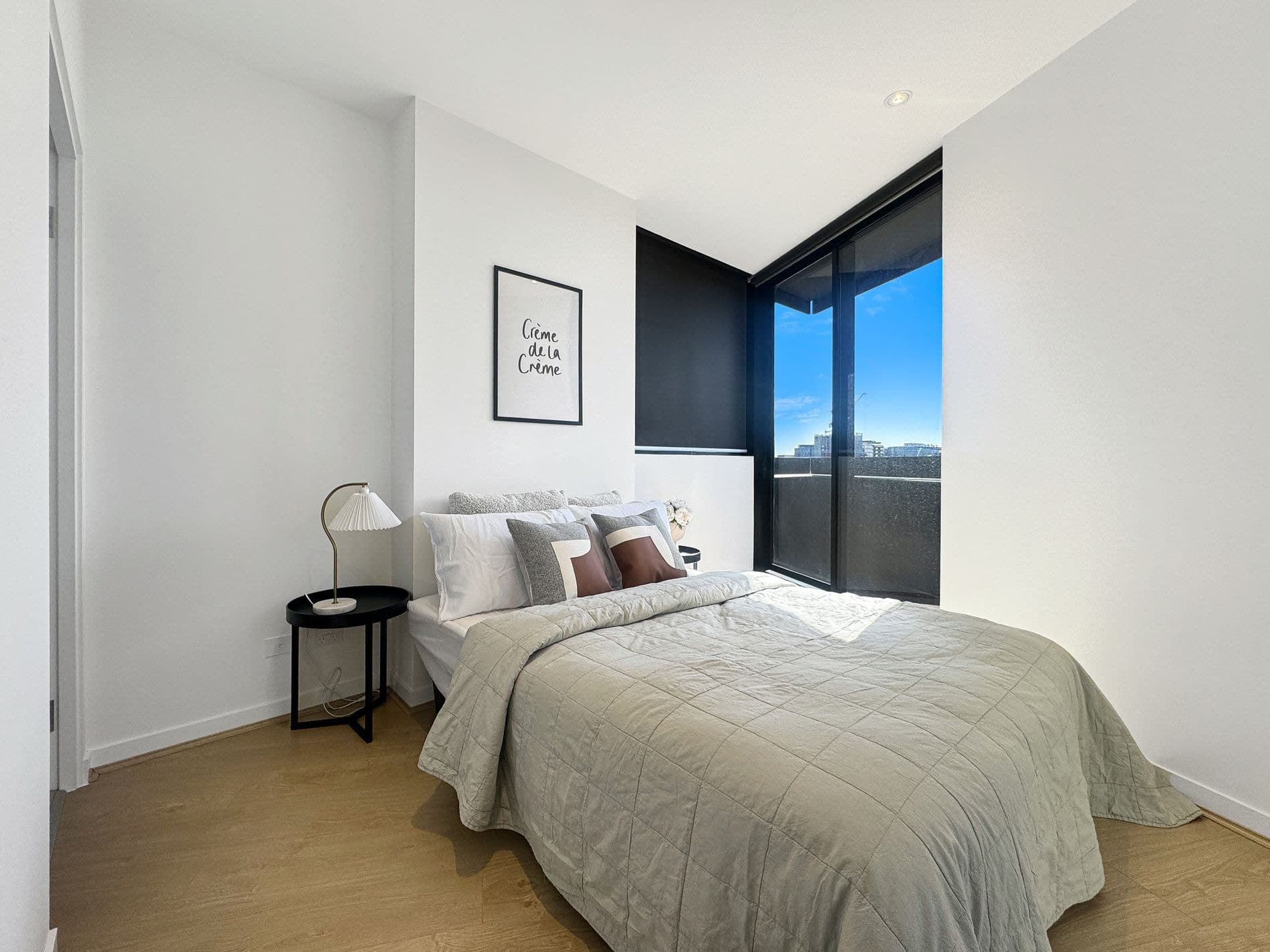 1401 / 555 Swanston Street, CARLTON, Carlton - Thumbnail 4