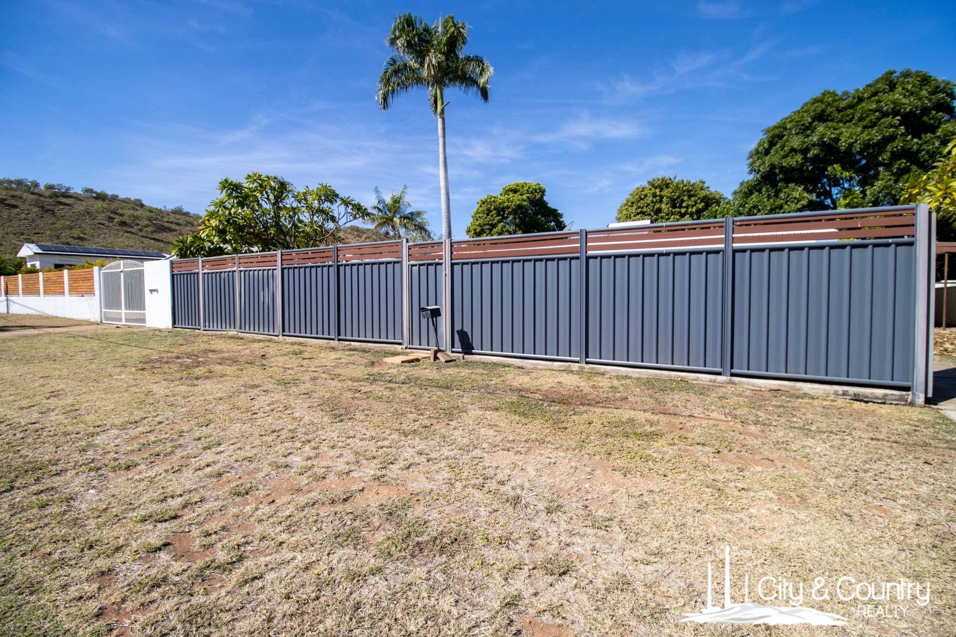 10 Jacobsen Crescent, Mount Isa, Mount Isa - Thumbnail 3