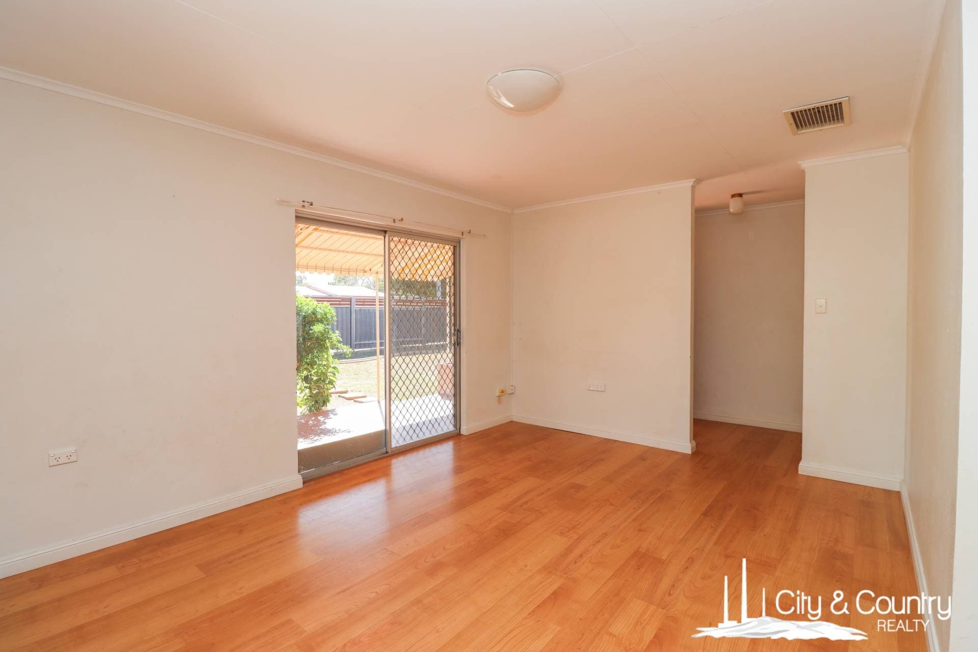 10 Jacobsen Crescent, Mount Isa, Mount Isa - Thumbnail 7